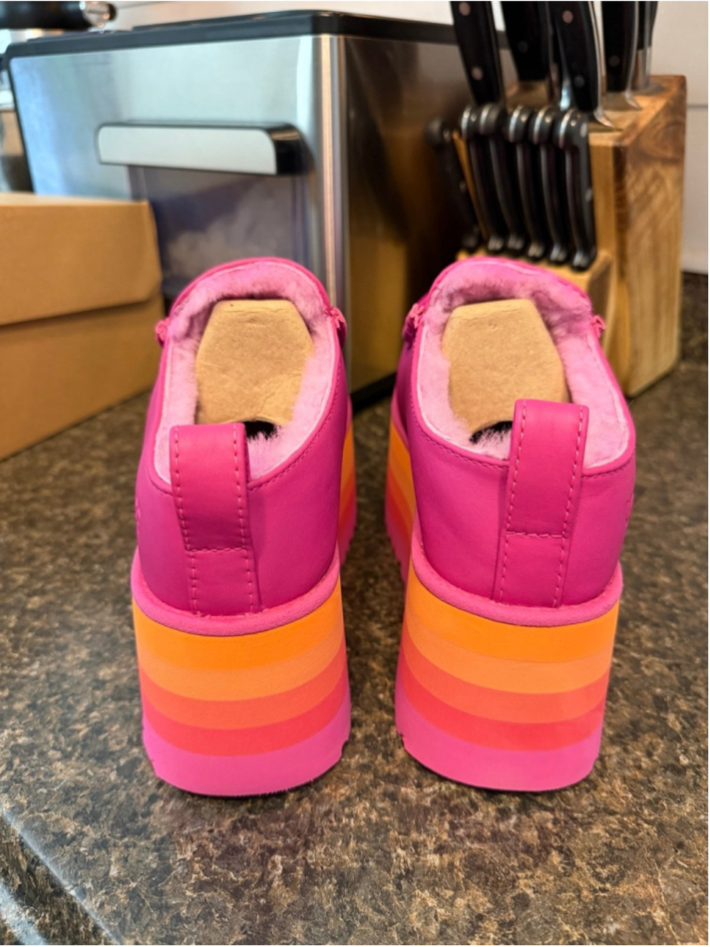 New UGG Women's URSEEN Platform Shoes in Raspberry Multi - Picture 5 of 9